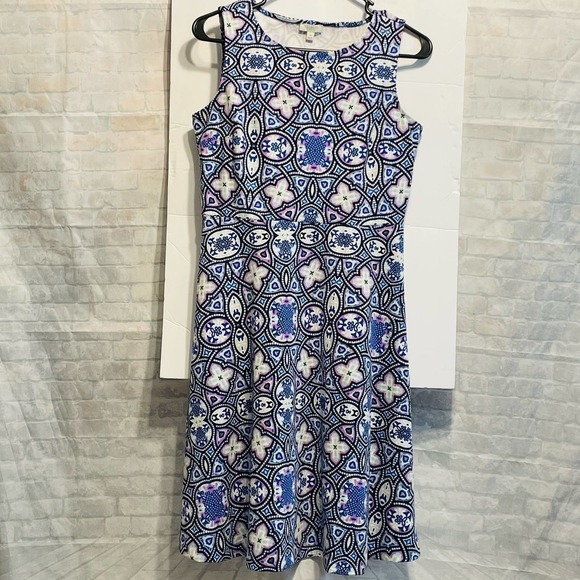 Talbots Petite Size 2 dress, slightly flared skirt. Sleeveless - Picture 4 of 5